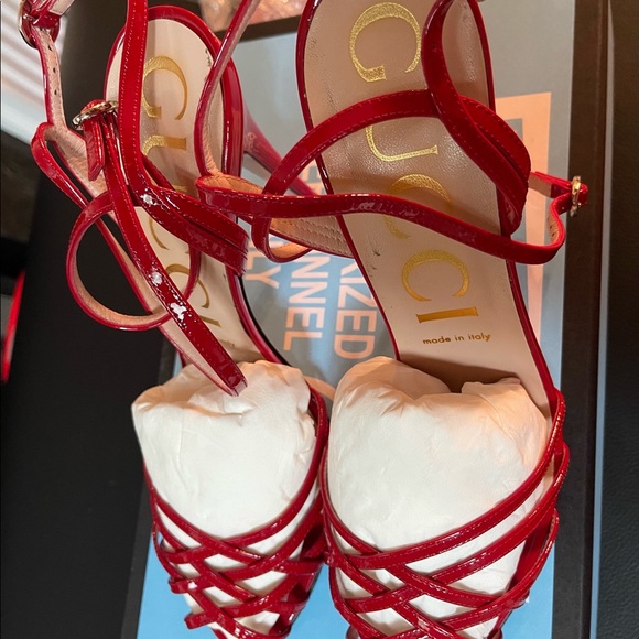 Gucci Vernice Crystal Sandal! - Picture 1 of 10